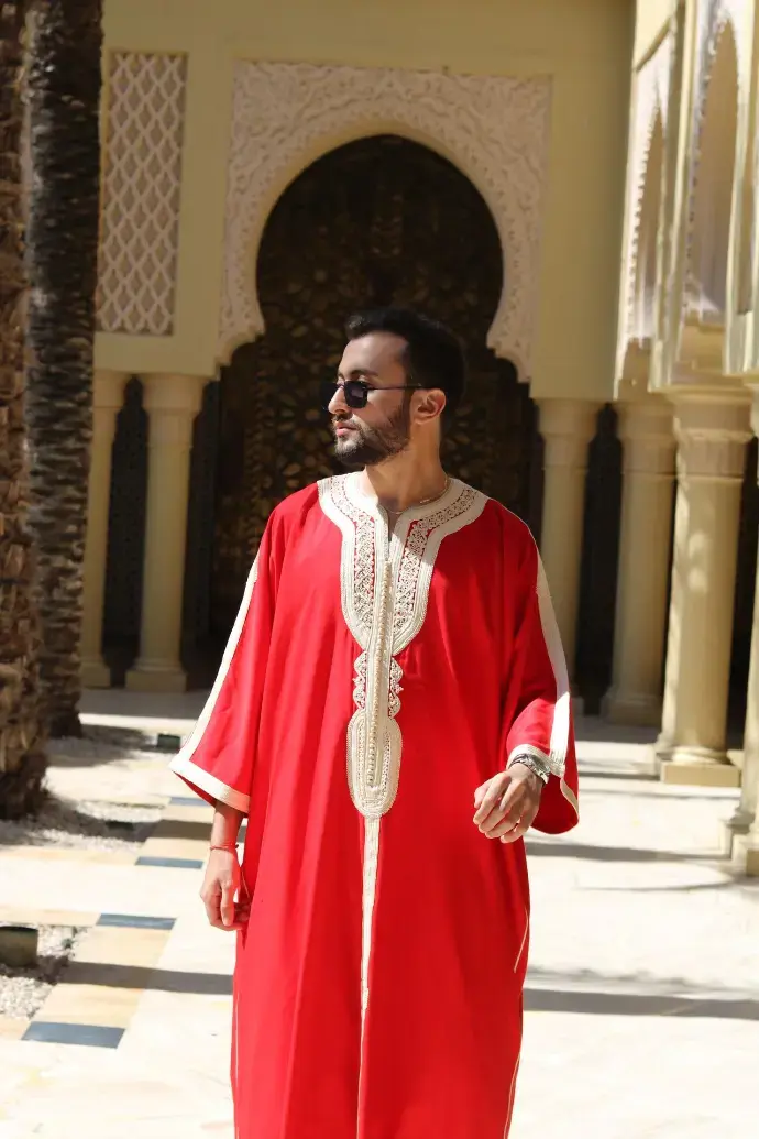 "Men's Moroccan Gandoura - Traditional Wholesale Garment for Export